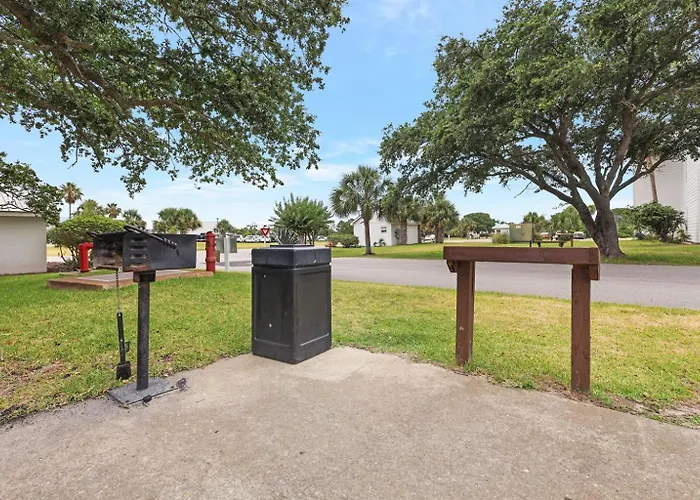 Apartment Plantation 2127 Two Bedroom, Two Bath Gulf Shores
