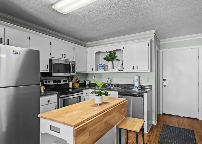 Plantation 2127 Two Bedroom, Two Bath Apartment *