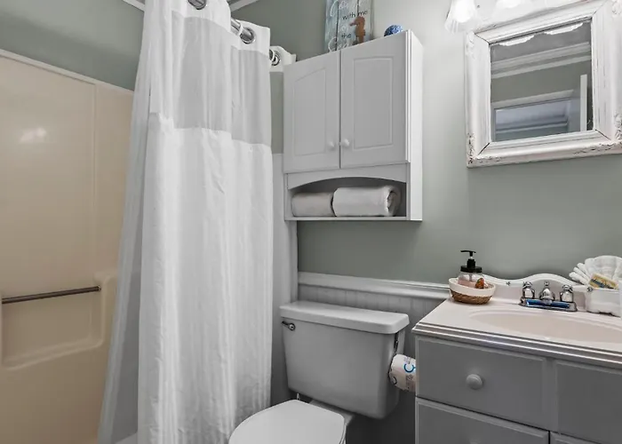 Plantation 2127 Two Bedroom, Two Bath Apartment *